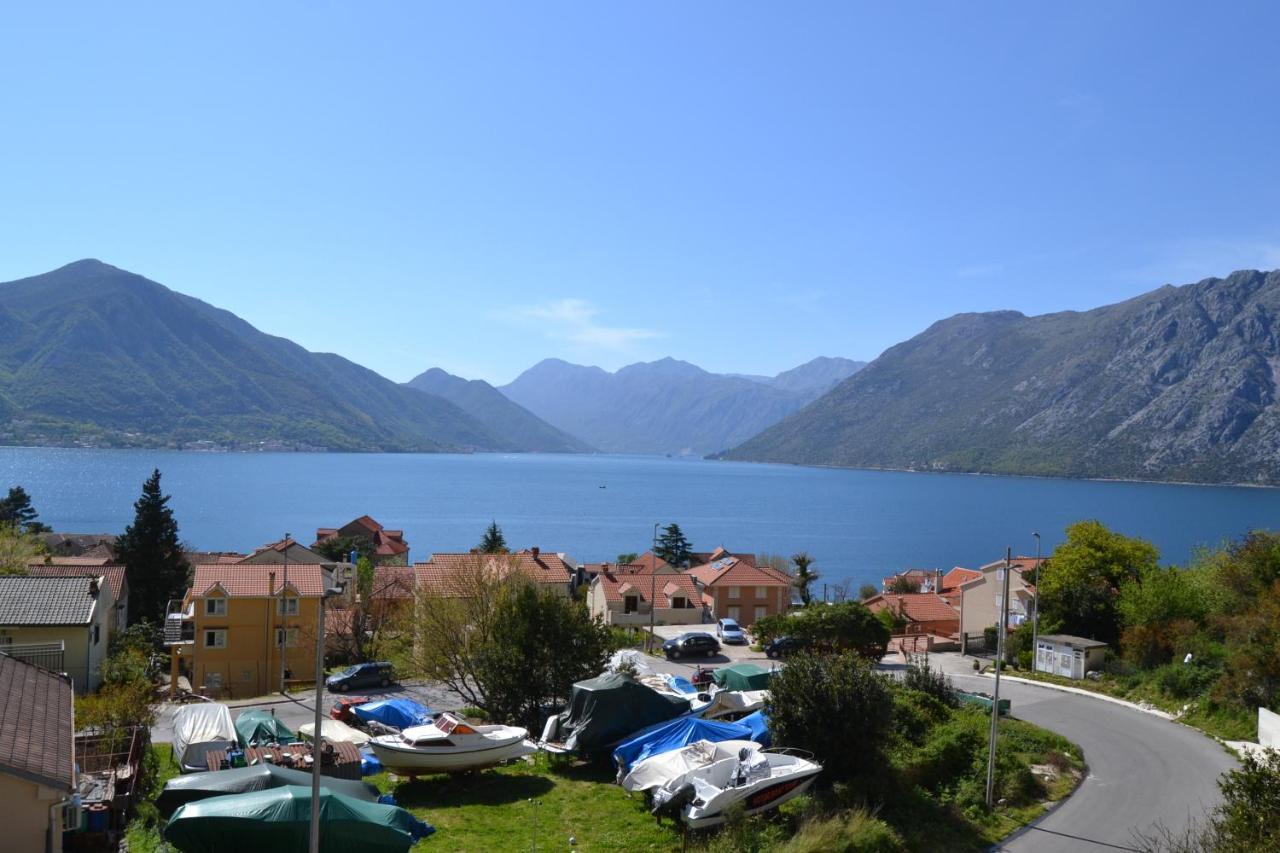 Apartments Dobrisa Котор Екстериор снимка