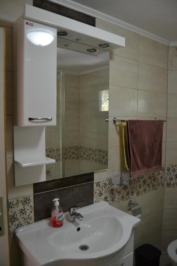 Apartments Dobrisa Котор Екстериор снимка
