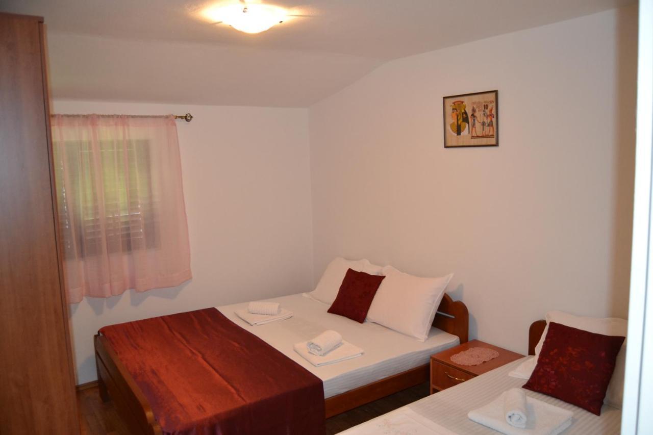 Apartments Dobrisa Котор Екстериор снимка