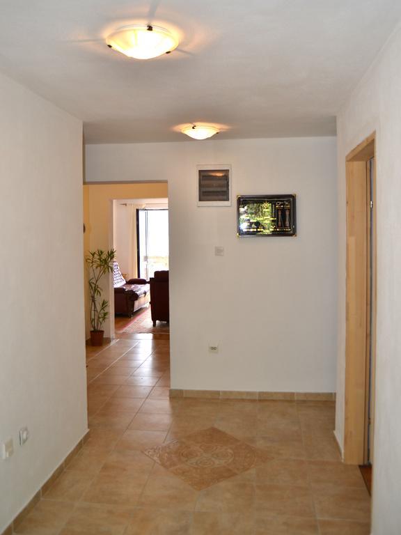 Apartments Dobrisa Котор Екстериор снимка