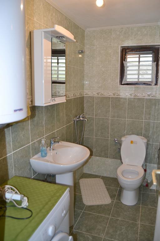 Apartments Dobrisa Котор Екстериор снимка