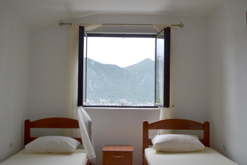 Apartments Dobrisa Котор Екстериор снимка