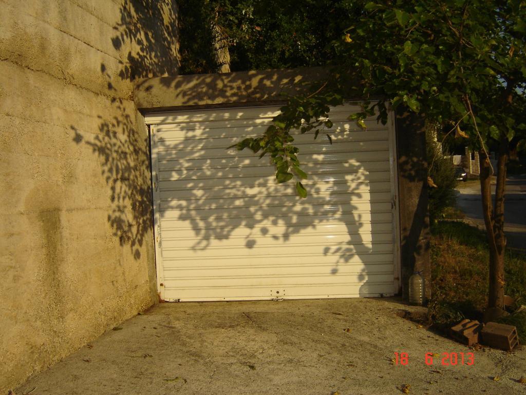 Apartments Dobrisa Котор Екстериор снимка
