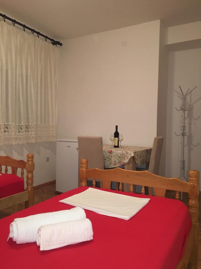 Apartments Dobrisa Котор Екстериор снимка